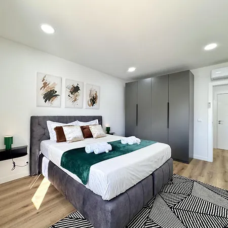 Apartment Shine By Homing