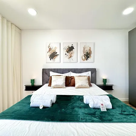 Shine By Homing Apartamento